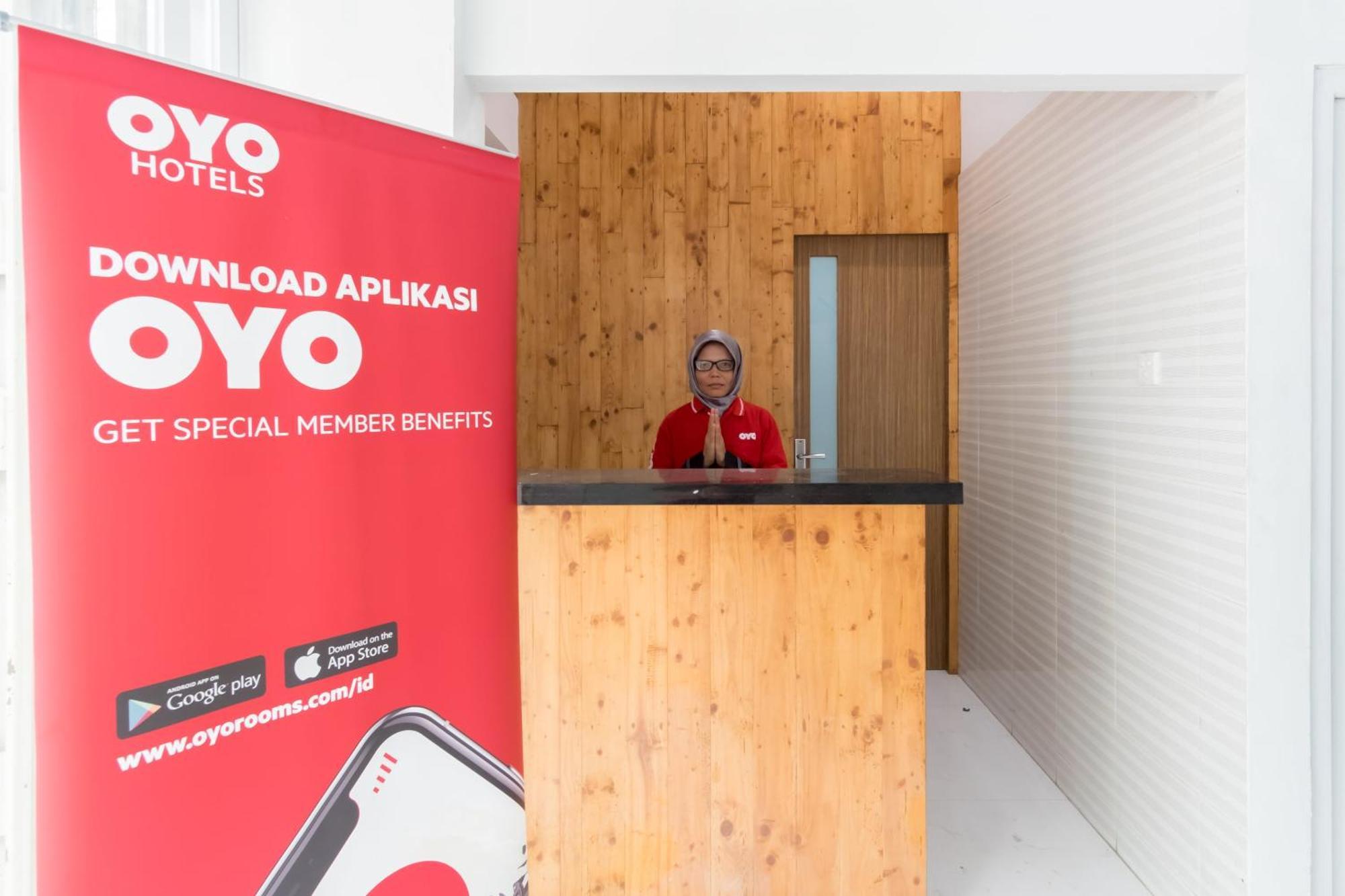 Super Oyo 839 Royal Guest House Medan Exterior foto