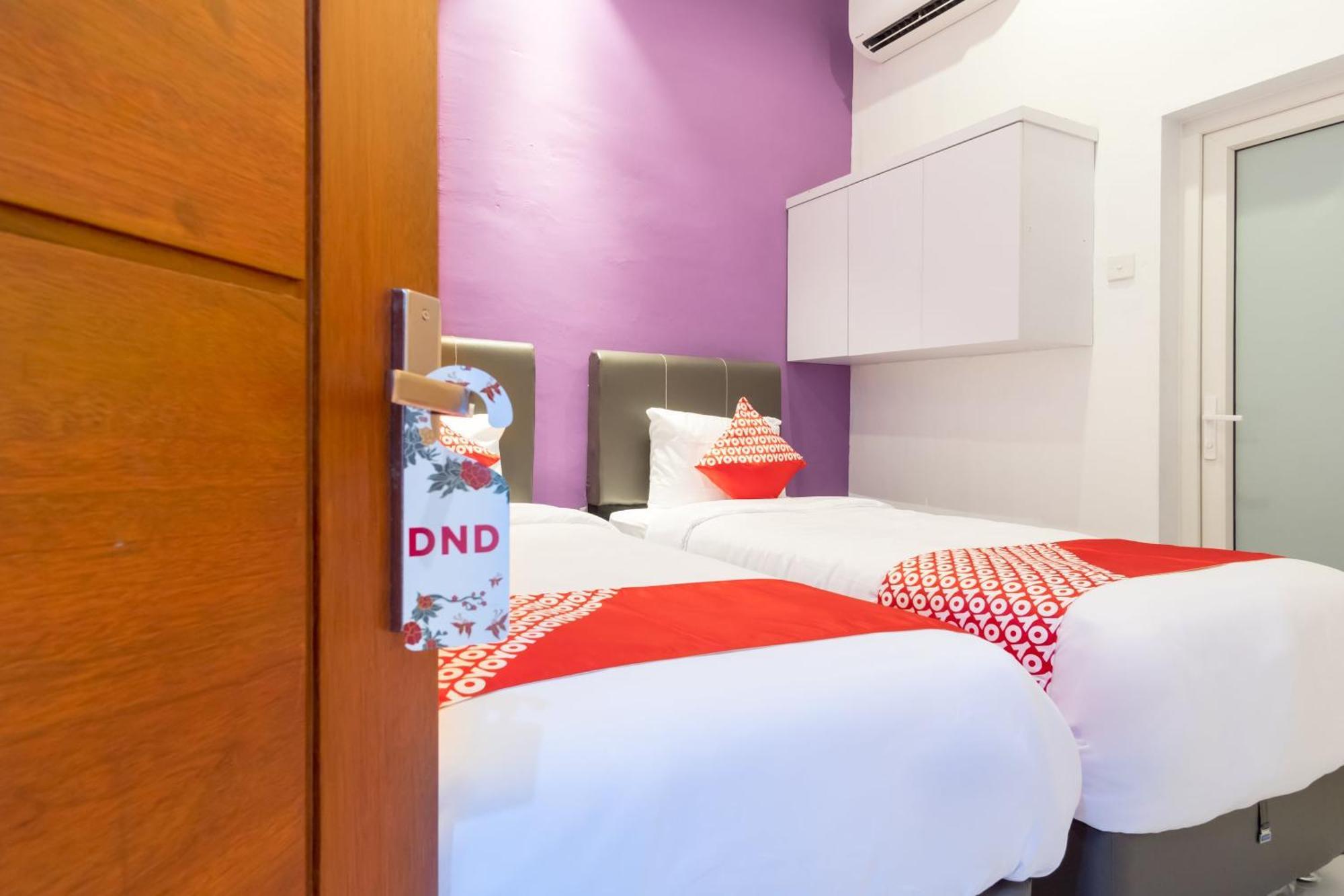 Super Oyo 839 Royal Guest House Medan Exterior foto