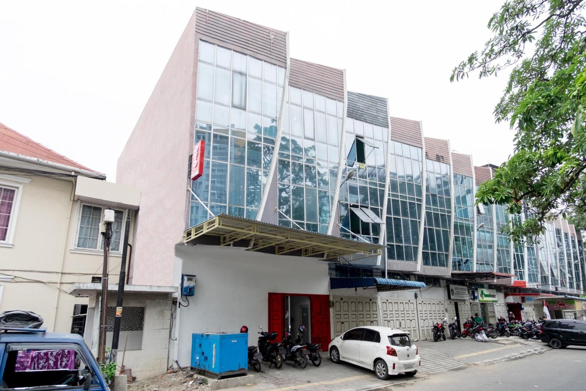 Super Oyo 839 Royal Guest House Medan Exterior foto